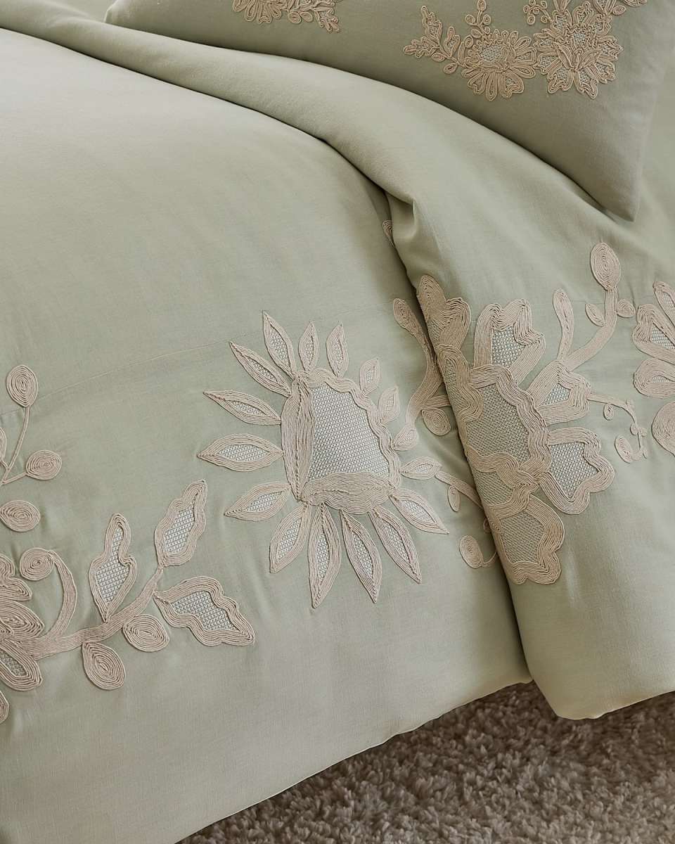 Varla 3-Piece Queen Duvet Set
